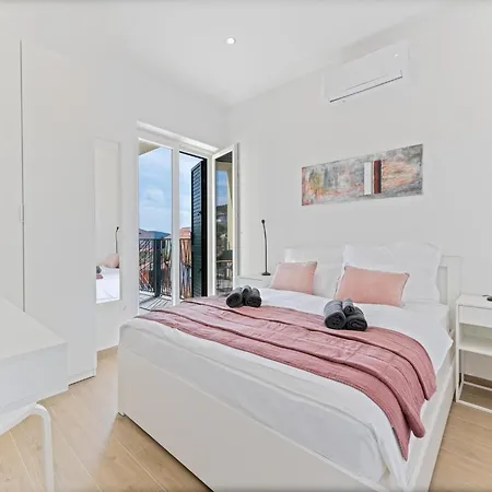 Luxury Deluxe With 2 Apartment *