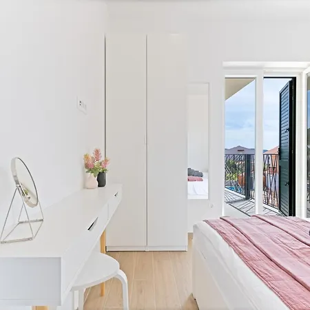 Luxury Deluxe With 2 Apartment *
