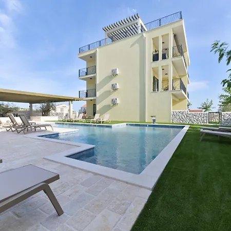 Apartment Luxury Deluxe With 2 Sevid